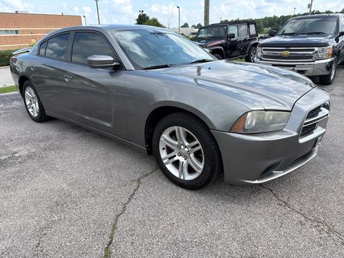 Used 2011 Dodge Charger Rallye RWD image 2