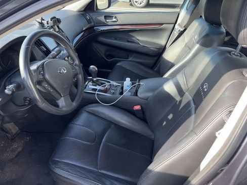 Used 2013 INFINITI G37 x w/ Premium Pkg image 3