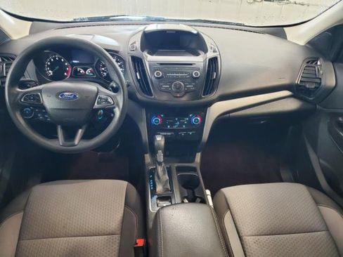 Used 2017 Ford Escape SE image 9