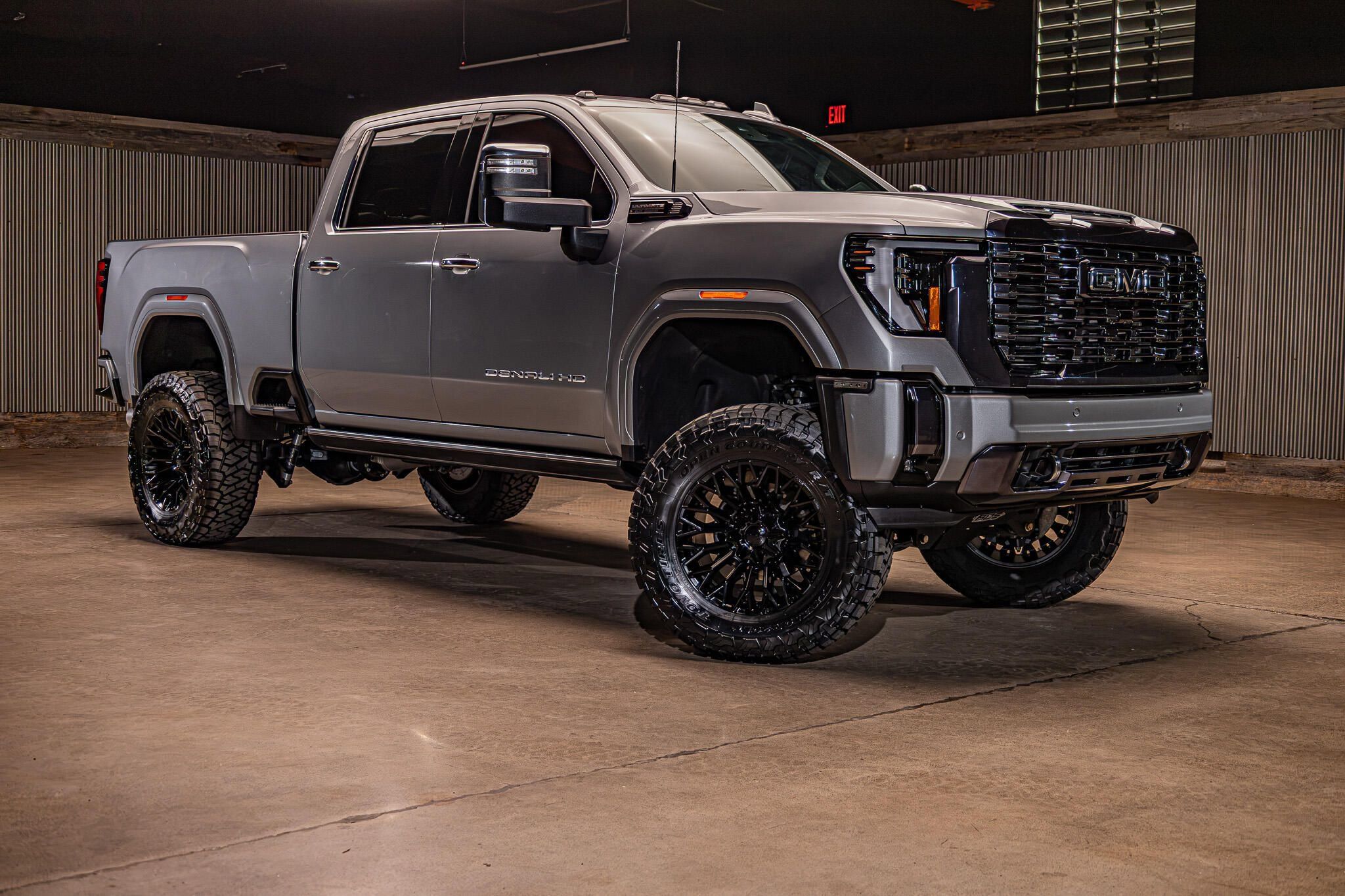 Used 2024 GMC Sierra 2500 Denali Ultimate w/ Max Trailering Package AWD/4WD image 1