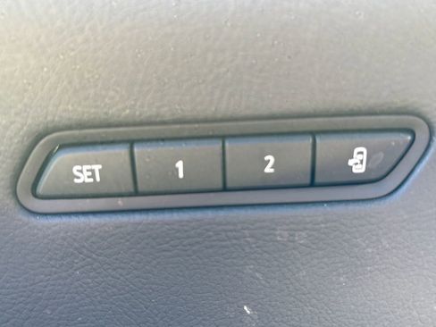 Used 2024 Cadillac XT6 Luxury AWD/4WD image 34