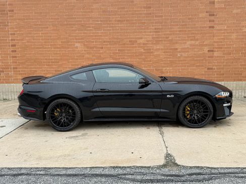 Used 2019 Ford Mustang GT RWD image 10