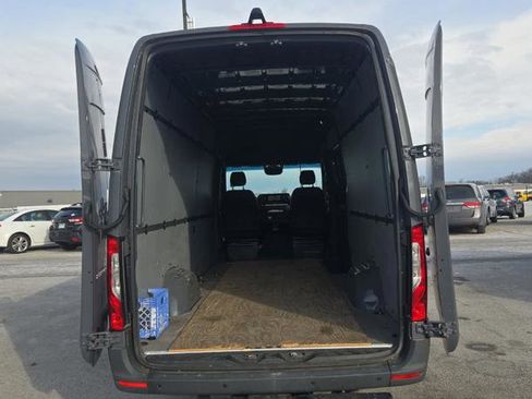 Used 2023 Mercedes-Benz Sprinter 2500 image 7