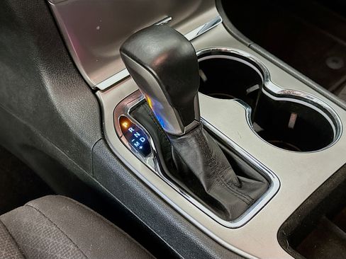 Used 2018 Jeep Grand Cherokee Laredo image 25