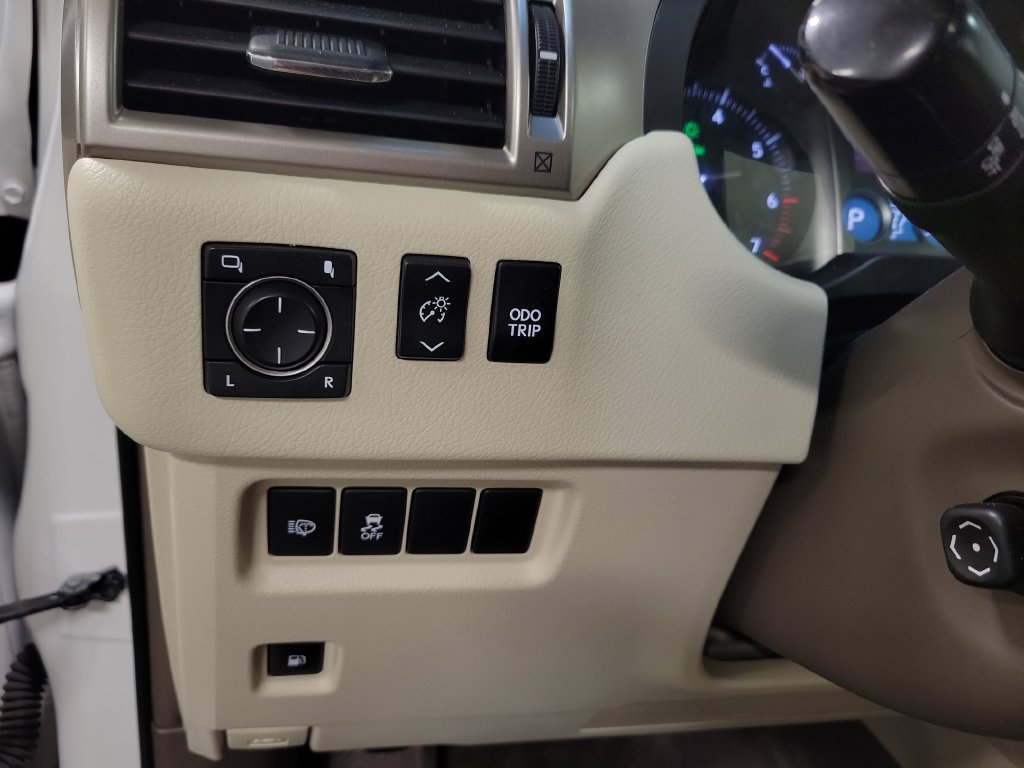 Used 2015 Lexus GX 460 w/ Premium Package AWD/4WD image 28
