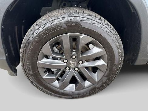 Certified 2025 Honda Ridgeline Sport image 2