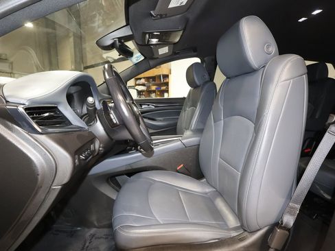 Used 2024 Buick Enclave Premium image 23