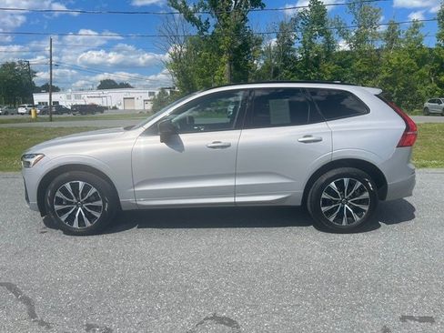 Used 2024 Volvo XC60 B5 Core AWD/4WD image 5