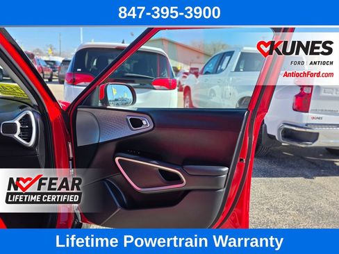 Used 2025 Kia Soul LX w/ LX Technology Package FWD image 28