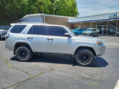Used 2021 Toyota 4Runner SR5 AWD/4WD image 5