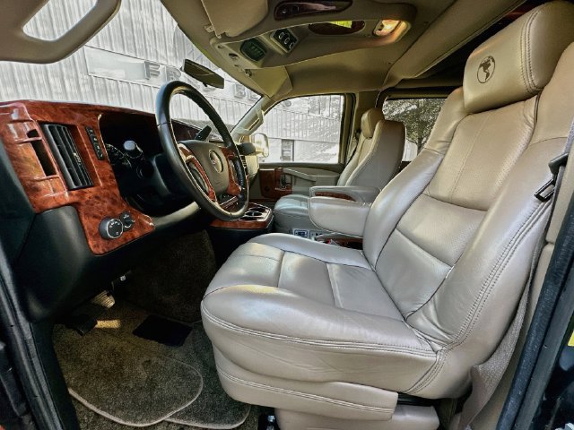 Used 2017 GMC Savana 2500 Extended RWD image 26
