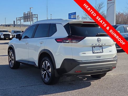 Used 2023 Nissan Rogue SV w/ SV Premium B Package image 4