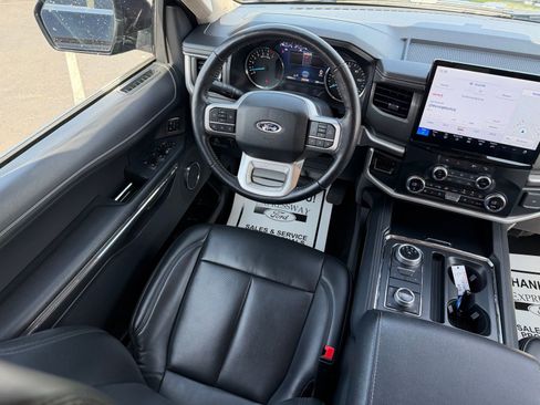 Used 2024 Ford Expedition XLT AWD/4WD image 17