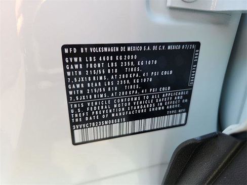 New 2025 Volkswagen Taos SE image 22