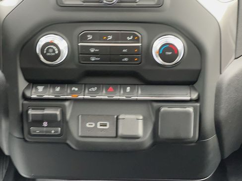 Certified 2024 GMC Sierra 2500 Pro AWD/4WD image 15