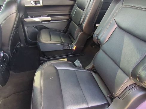 Used 2022 Ford Explorer Limited w/ Equipment Group 301A image 18