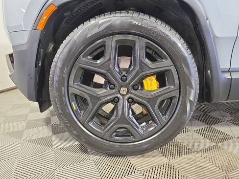 Used 2024 Rivian R1S Adventure AWD/4WD image 9