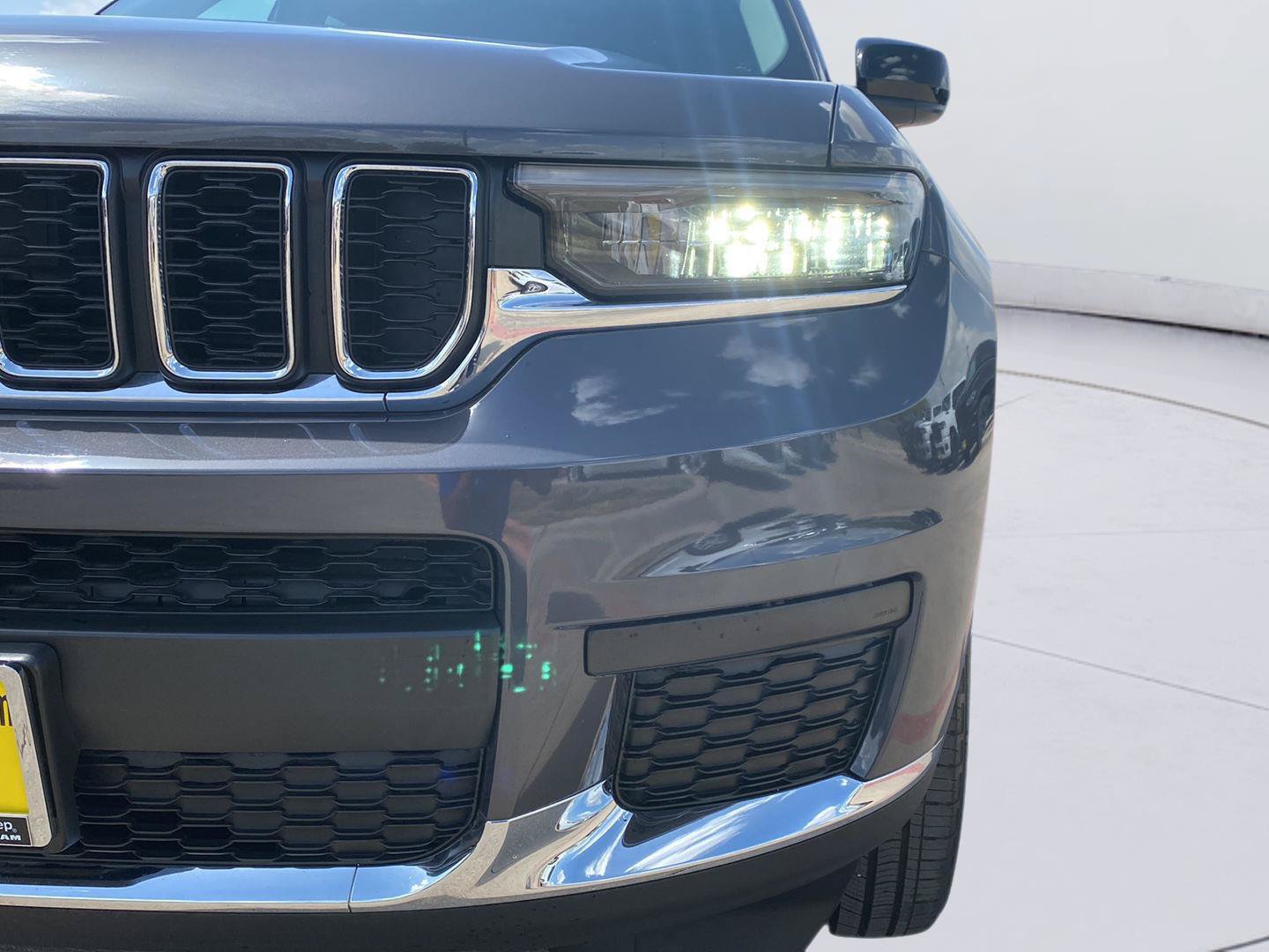 Used 2023 Jeep Grand Cherokee L Laredo AWD/4WD image 11