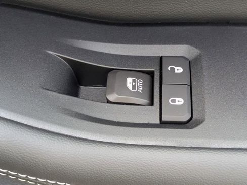 New 2026 Jeep Grand Cherokee L Laredo RWD image 33