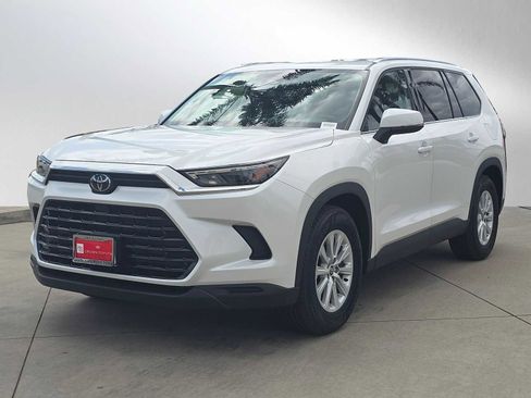 Certified 2025 Toyota Grand Highlander FWD image 7