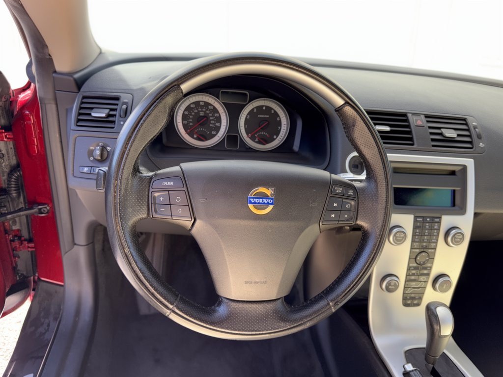 Used 2011 Volvo C70 T5 w/ Multimedia Pkg FWD image 10