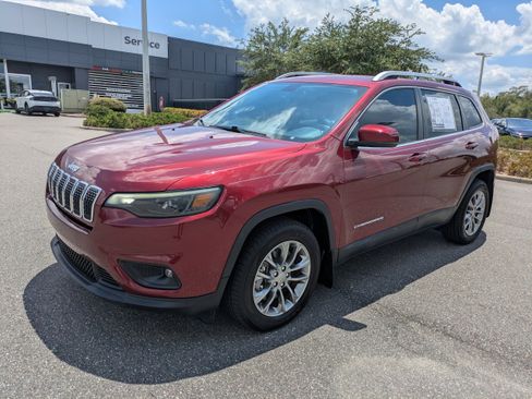 Used 2019 Jeep Cherokee Latitude Plus FWD image 8