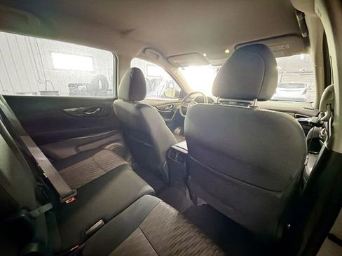 Used 2018 Nissan Rogue AWD image 11