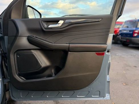 Certified 2025 Ford Escape ST-Line Elite image 14