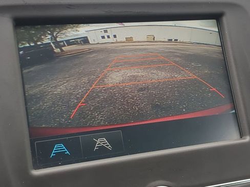 Used 2018 Chevrolet Equinox LT FWD image 20