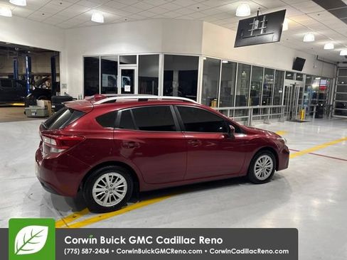 Used 2018 Subaru Impreza 2.0i Premium w/ Popular Package #2 AWD/4WD image 9