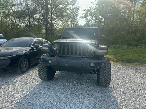 Used 2018 Jeep Wrangler Unlimited Rubicon w/ LED Lighting Group image 2