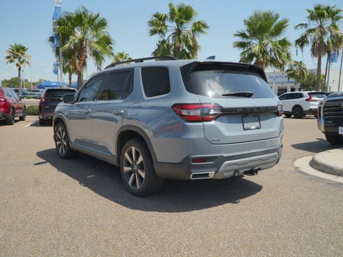 Used 2024 Honda Pilot Touring image 7