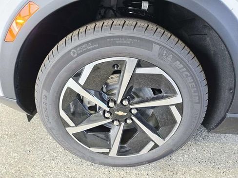 New 2026 Chevrolet Equinox EV LT image 14