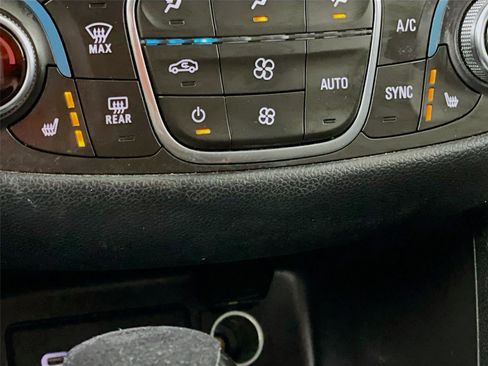 Used 2019 Chevrolet Equinox LT image 23