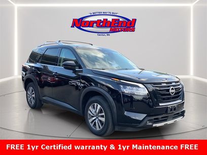 Used 2023 Nissan Pathfinder SL w/ Black Appearance Package