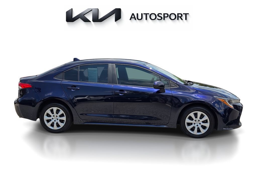 Used 2022 Toyota Corolla LE FWD image 7