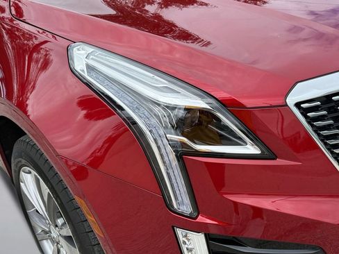 Used 2024 Cadillac XT5 Premium Luxury FWD image 9