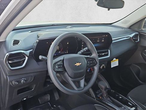 New 2026 Chevrolet TrailBlazer RS image 3