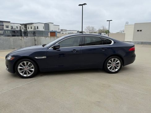 Used 2018 Jaguar XF Premium image 4