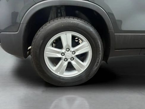 Used 2020 Chevrolet Trax LS w/ Tint and Cruise Package FWD image 27