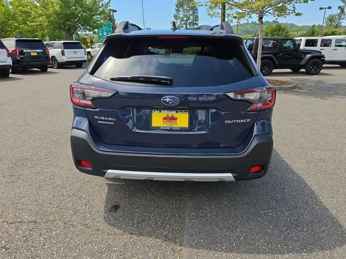 Used 2023 Subaru Outback Limited AWD/4WD image 5