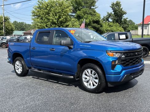 Used 2022 Chevrolet Silverado 1500 Custom AWD/4WD image 4