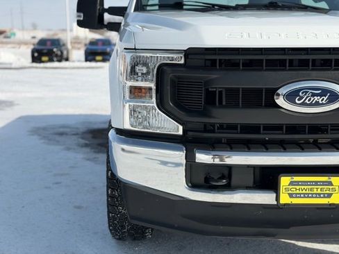 Used 2022 Ford F350 XL w/ Power Equipment Group image 4