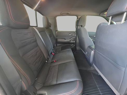 Used 2025 Nissan Frontier PRO-4X AWD/4WD image 6