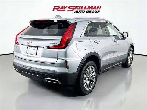 Used 2024 Cadillac XT4 Premium Luxury image 7