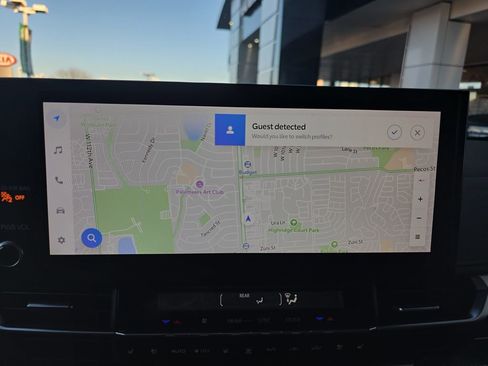 Used 2025 Toyota Sienna Limited image 23