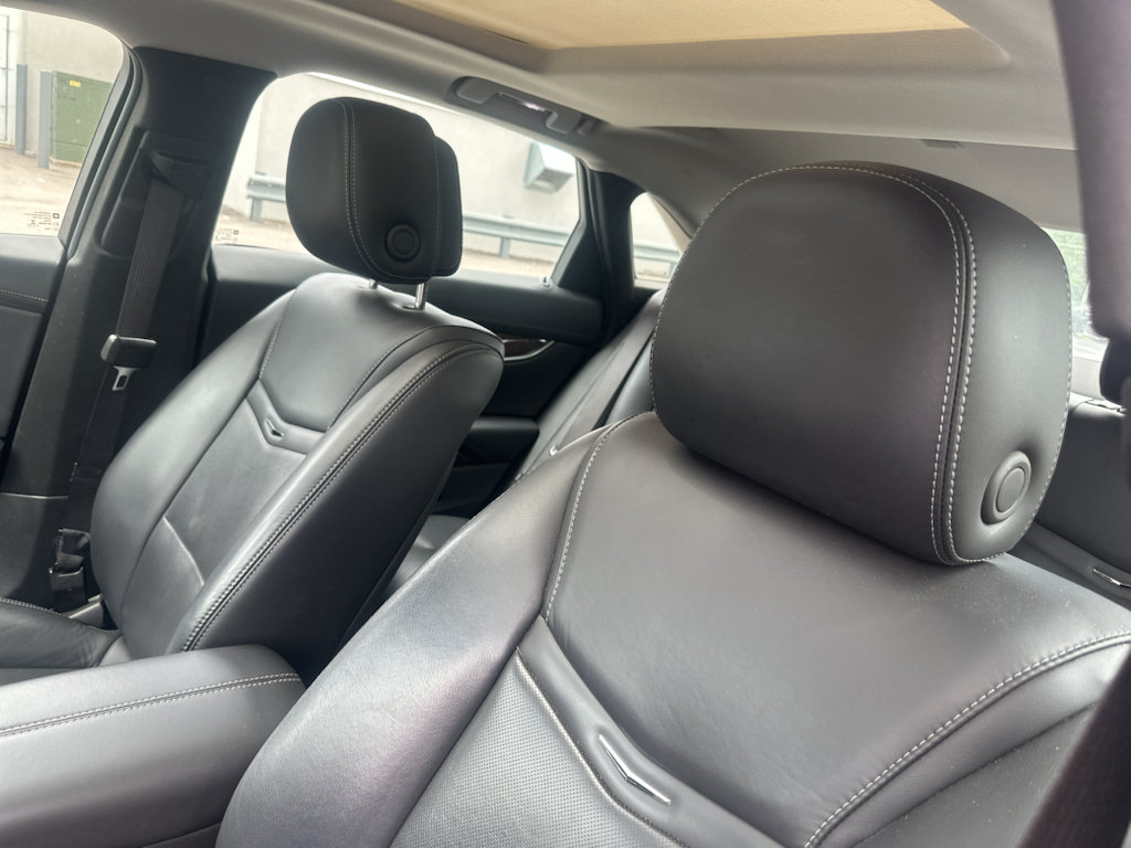 Used 2013 Cadillac XTS Luxury w/ Driver Awareness Package FWD image 5