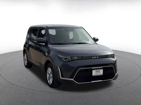 Used 2025 Kia Soul LX w/ LX Technology Package image 3
