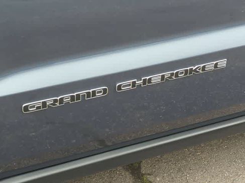 Certified 2020 Jeep Grand Cherokee Limited AWD/4WD image 13