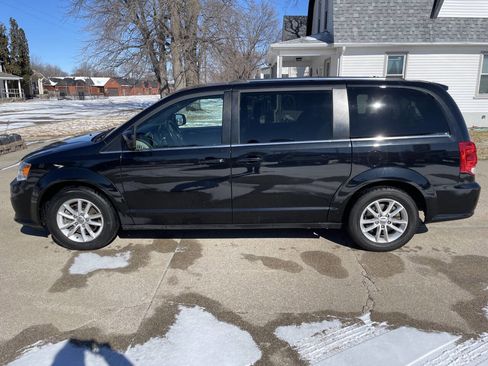 Used 2018 Dodge Grand Caravan SXT image 14